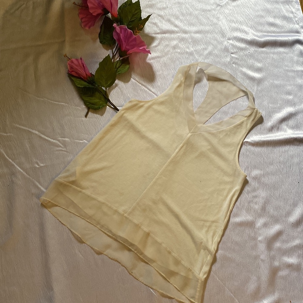 🤍🤍🤍BCBG OFF WHITE SILK TOP Medium🤍🤍🤍